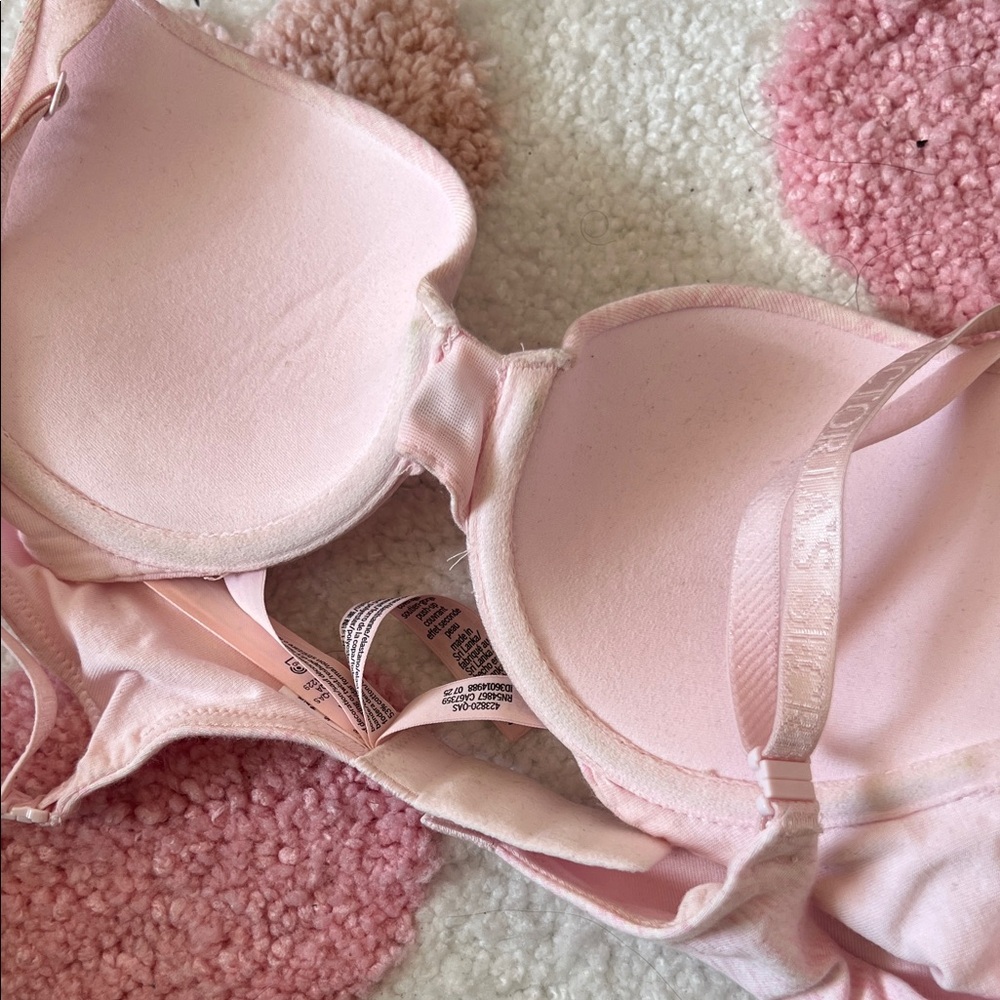 Victoria's Secret Light Pink Bra - Picture 5 of 5